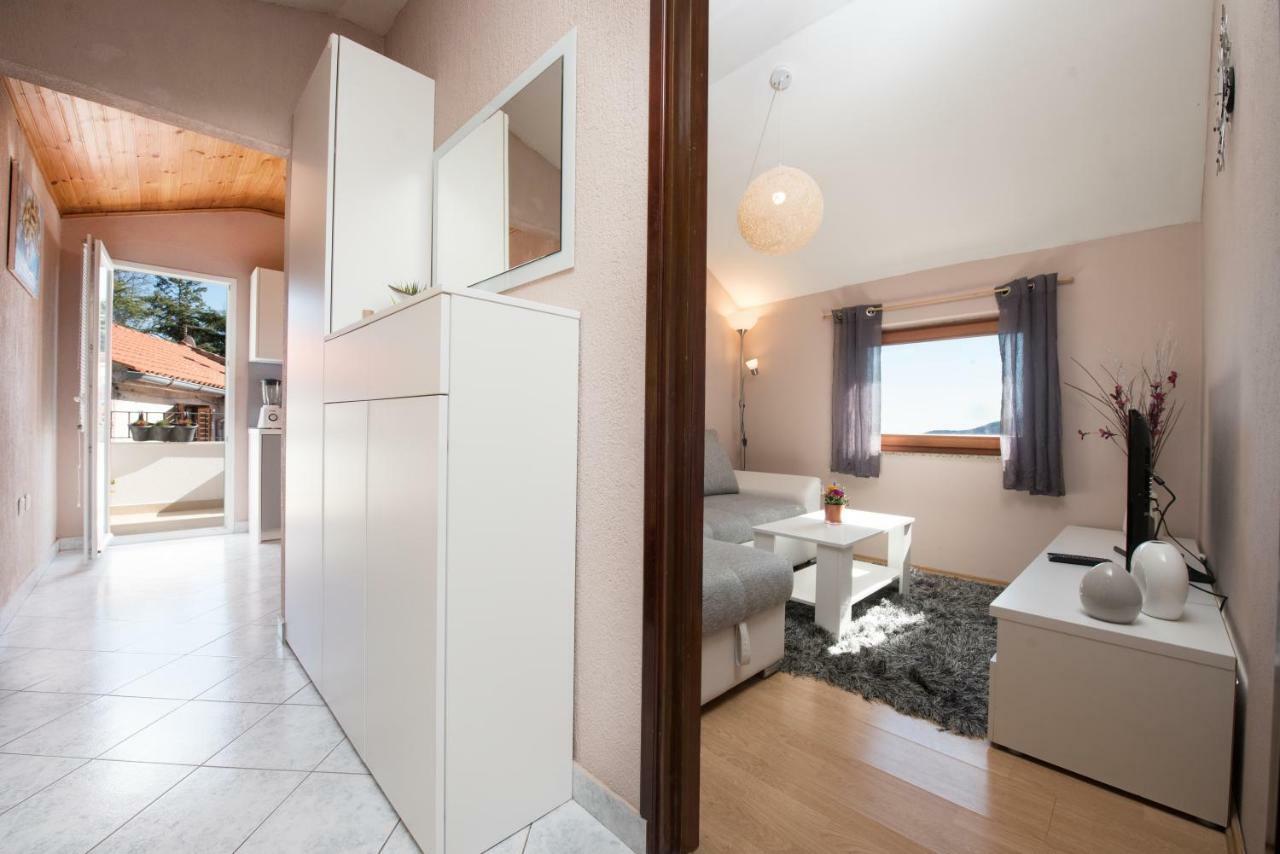 Lola Apartment Veprinac Екстериор снимка