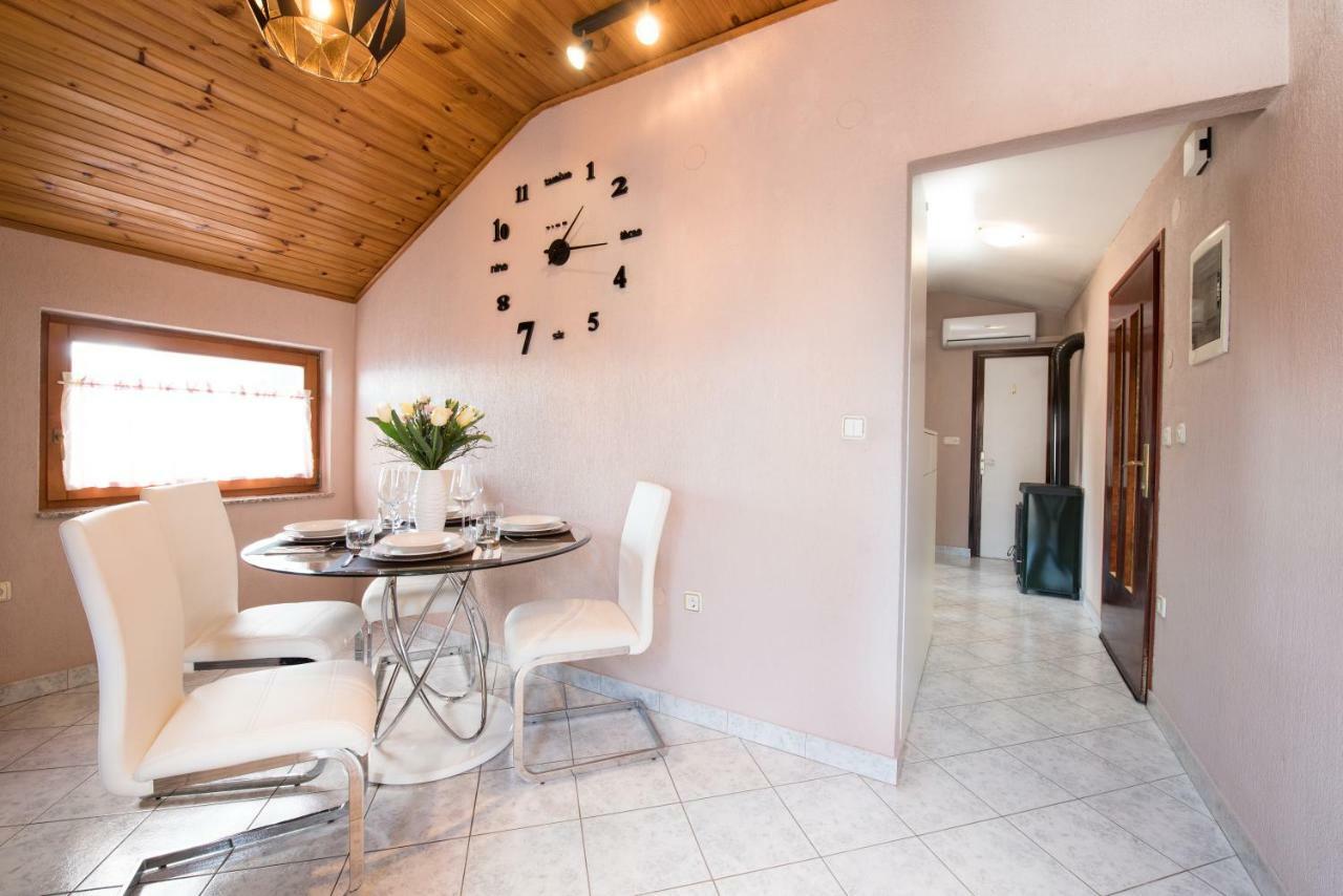 Lola Apartment Veprinac Екстериор снимка